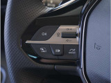 【アクティブクルーズコントロール】前走車がいる場合はレーダーと車載カメラがその速度と距離を検知し、適切な車間距離を保ちます。