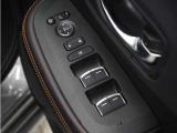 ◆パワーウィンドウスイッチ◆運転席から全席の窓の開閉操作を行うことが出来いつでも換気ができます!