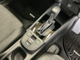 発進時から滑らかに加速する無段階変速のCVTはストップ&ゴーの多い街の中も快適です