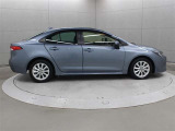 前後のホイールフレアが張り出したダイナミックな造形でワイドなスタンスを強調しています。