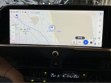 地図が画面いっぱいに表示され、現在地や周辺の道路を確認しやすい画面です。目的地の検索にも活用でき、初めて訪れる場所へのお出かけや日常の移動をサポートします。