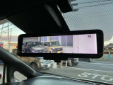 悪天候や荷物で後方の確認がしにくい時もミラーに映像で映してくれるインテリジェントルームミラーです。