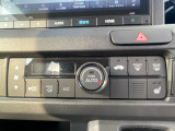 冷えが気になる方にもうれしい、運転席シートヒーター。
