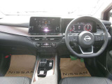操作しやすい運転席廻り!操作パネルも使いやすい!!ドライブが楽しくなります!