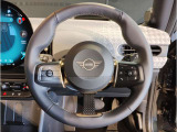 MINIのインテリアは初代から一貫してクラシックMINIのインテリアをモチーフにしております。