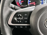 ステアリング左側のスイッチになります。オーディオの操作が手元でできますので運転の妨げにならないので安心して運転できます。