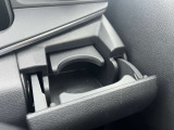 運転席 ドリンクホルダー