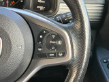 スイッチ操作で一定速度に走行を制御。加速、減速の少ない高速道路などでの運転をより快適にするクルーズコントロールを装備。