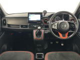 ★いつでも気持ちよく運転できて、使い勝手のいい収納や体をケアするシート、細部にまでこだわったインテリア♪