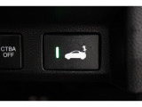 アクティブスポイラーは約70キロになると自動で上がり、約35キロで自動収納します!運転席のスイッチで手動操作も可能です。