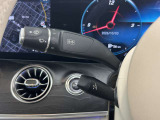 メモリー付きパワーシートが装備されている車両はシートの位置・ドアミラーの角度・ハンドルの位置を3名まで記憶出来ます。