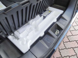 小物や車載用品を収めやすい収納まわりも確認できます。