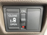 【パワースライドドア】スマートキーや運転席のスイッチでスライドドアの開閉が可能♪電動だから力を入れてドアを開ける必要が無く、小さいお子様でも、重い荷物を持っている時もラクに開け閉めできます♪