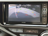 バックカメラも搭載しており、狭い駐車スペースでも安心です。