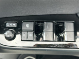 【パワーウインドウ】運転席のスイッチで、各席の窓ガラスの開閉ができます!あると便利ですよね!