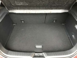 トランクスペースです☆いろいろな使用方法がありますね!シートを倒すと大きな荷物や長い荷物などたくさん積めますよ☆