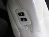 運転席から助手席を電動で操作出来ます。