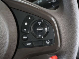 ◆アダプティブクルーズコントロール◆予め設定した車速内でクルマが自動的に加減速。前走車との適切な車間距離を維持しながら追従走行します。【LKAS】車線維持支援システムでステアリング操作を支援。