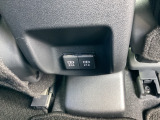 後席用USB給電端子装備でみなさま快適にお座りいただけます!