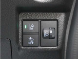 ホンダセンシングが装備されています。アダプティブレーダークルーズやレーンキープアシスト、車線逸脱防止機能なども備えていて、ロングドライブも快適で安全にお楽しみいただけます。
