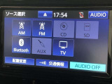 Bluetooth(ブルートゥース)接続機能付き。スマートフォンなどからお気に入りの音楽をワイヤレス再生できます。ドライブがさらに楽しくなりますね。
