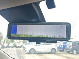 スマートルームミラー装備!車内の状況や天候や明るさに関わらず車両後方のカメラの映像をルームミラーに映し出します!