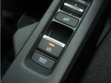 ◆オートブレーキホールド機能付き電子パーキングブレーキ◆ブレーキペダルを足から離しても停車状態を保ちます。アクセルを踏めば自動でブレーキが解除され、発進可能!