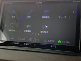 カーナビ付きです!ドライブの大切なお供です!ナビによってオーディオ関係の機能やバックカメラの有無などが変わってきます。次の写真から機能のご案内を致しますのでご覧くださいませ。