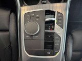 ドライバーを中心に考えた運転席の設定になっております。ナビゲーション/エアコンの操作も簡単に操作が可能です。是非、ご試乗で体感していただくことをおススメいたします。