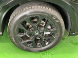 純正アルミホイールです。足元が引き立つので、車全体のイメージがアップしますよ!