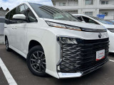 LEDヘッドライトです。デザイン性がよくとても明るいので、夜間の走行や悪天候でも安心です。しかも長寿命!
