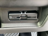 今や高速道路の必需品、ETC。リアルタイム交通情報を受信できる2.0機能搭載です。