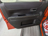 パワーウィンドウのスイッチですよ。運転席に居ながら窓を開け閉めのコントロールできます。