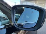 ブラインドスポットモニタリングで後方から来る車両をお知らせしてくれます。