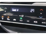 オートエアコンのお車ですので室内の温度をスムーズに調整してくれます♪