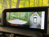【パノラミックビューモニター】専用のカメラにより、上から見下ろしたような視点で360度クルマの周囲を確認することができます☆死角部分も確認しやすく、狭い場所での切り返しや駐車もスムーズに行えます。