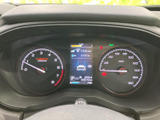 直感的に理解できる表示で、車両の状態を常に把握できます。走行情報を的確に把握し、安全運転をサポートします。