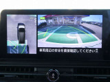 自車を真上から見下ろすように映し出すので周囲の状況が分かるアラウンドビューモニター搭載。フロントカメラとしても使用できます。車庫入れなど苦手な人の頼りになる助っ人です。