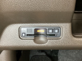 ハンドルの左下にETCがついています。高速道路の料金所の通過も楽々です。 カードの取り出しもしやすい場所についています。