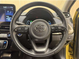 ステアリングスイッチ搭載!手を離さずに手元のスイッチでさまざまな操作が可能。運転中、視線をそらさなくても操作ができて安全です!