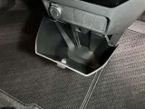 小物収納BOX有ります。