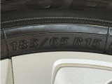 タイヤサイズは【185/65R15】