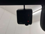 リバース連動型のバックカメラは、精度が良く、バックや縦列駐車もストレスなく止められます。カメラの性能も日々進化しており画質には私たちも驚かされます。ぜひ実車でのご確認をお願い致します!