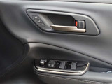シートメモリーを装備しております!運転する方のシートポジションにボタン一つで操作できるので、とても楽々ですね♪