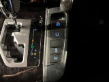 AUTO HOLD付きです☆ 運転者のブレーキ操作によって停車した際に、自動的にブレーキ力を保持する機能です☆
