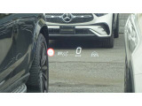 【ヘッドアップディスプレイ】前方に浮かんでいるように車速やナビゲーション、アクティブディスタンスアシスト・ディストロニックの設定内容など、運転に必要な情報が目を離さずに確認できます。