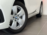 BMW純正アロイホイールはモデルやパッケージに合わせてデザインされています。洗練されたデザインで、足元の個性を引き立てます。
