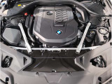 【BMWエンジン】革新的なガソリン・エンジン・テクノロジーによる高性能かつ高効率。レスポンスの良いパワーを発揮。常にスムーズな吸気を実現しアクセル開度にダイレクトに反応しドライビングを楽しく演出。