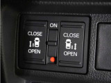 ◆両側電動スライドドア◆狭い駐車場でも乗り降りが楽々♪お子様が隣の車にドアを当ててしまう心配もございません!小さなお子様連れの方もこれで安心。
