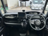 ゆとりあるシンプルな内装です★